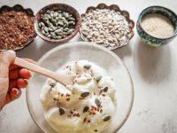 أفضل وقت لتناول بذور المعجزة لدعم هرموناتك طبيعيًا