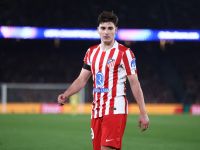 ألفاريز يثير الجدل حول مستقبله