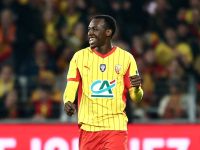 سعود عبد الحميد يواصل التألق ويقود لانس نحو المجد