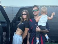 هايلي بيبر تعيش أجواء الحب والدعم مع جاستن وابنهما (صور)