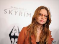 وفاة ديفي تشيس بطلة أشهر أفلام الرعب والأنيمي(AFP)