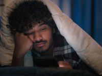 هل تسهر كثيراً؟ تعرف على تأثير ذلك على الذاكرة والأداء الذهني