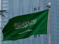 التحالف يعلن اعتراض صواريخ حوثية بالتزامن مع جدل حول استهداف مطار صنعاء.