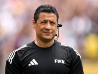 حكم مباراة المكسيك وإنجلترا اليوم في كأس العالم 2026