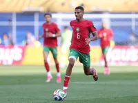 عز الدين أوناحي على رادار أتلتيكو مدريد