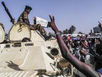 Sudan's police on April 9 ordered its forces to avoid intervening against protesters as three Western nations threw their weight behind demonstrators' demands for a political transition plan in the country.
AFP