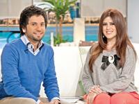 أول ظهورها على الشاشة كان عبر برنامج «هلا بحرين» على تلفزيون البحرين الرسمي، حيث تعمل فيه مقدمة رئيسية لفقرات عديدة، من بينها فقرة الموضة والأناقة.