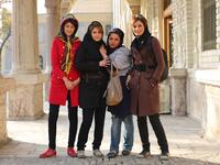 iran-hijab-young-women-public-street-dreamofiran.com-2015