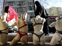 lingerie-sexy-burqa-woman-cdn2.scmp.com-2015