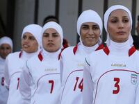 women-football-burqa-hijab-uniform-IFAP-headscarf-www.mtholyoke.edu-2015