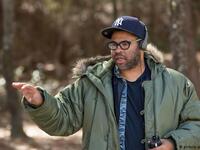 فاز جوردان بيل بجائزة أفضل سيناريو أصلي عن فيلم "Get out". ويتناول الفيلم العلاقات بين الأعراق في الوقت الحالي.
