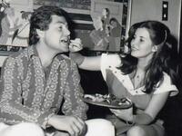 ثم تزوجت بالفنان حسين فهمي وأنجبت منه ابنتها منّة واستمر هذا الزواج فترة طويلة، الا أن المشاكل بدأت تدب بين الفنانين بسبب حساسية حسين فهمي كزوج.