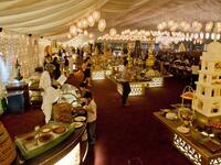 "الإمارات" تعتبر المجاهرة بالإفطار في رمضان من الجرائم الماسة بالعقائد والشعائر الدينية، ويعاقب عليها بالحبس مدة لا تزيد عن شهر أو بغرامة لا تتجاوز 2000 درهم(544$).