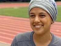 العداءة السعودية سارة العطار: تمثل صاحبة الـ 19 عاماً بلادها التي سمحت مؤخراً للرياضيات بالمشاركة في الأولمبياد في مسابقة 800 متر وكلها ثقة بأنها على قدر المسؤولية.