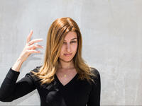 majnoon are you crazy Arabic sign