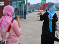 hijabi girls eating ice cream