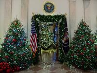 Christmas decorations are seen at the White House during a preview of the 2018 holiday decor in Washington, DC, on November 26, 2018. 
NICHOLAS KAMM / AFP