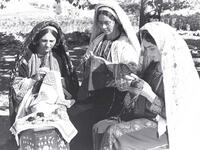 Ramallah, 1939-45. Traditionally, women used to gather to work on their embroidery projects, an occasion during which stories were not only told but became woven into the women’s embroideries. (Palestyle)