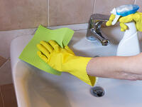 In some Arabic countries, be prepared to tip to tinkle! Parting with spare change when you skip to the loo is a norm at airports, restaurants and museums where you find bathroom attendants. Otherwise, it’s up to you to decide which can bear the brunt of suffering: your wallet or your bladder! 