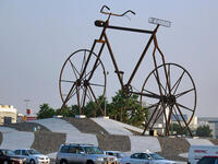 jeddah bicycle monument 