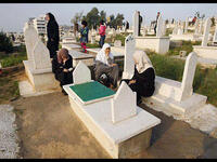 visiting graves eid