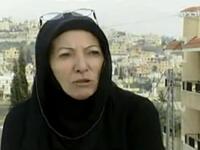 عزيزة إبراهيم حارسة القذافي اللبنانية المتقاعدة.  أشارت إلى أن القذافي يرى أن عمل المرأة كحارسة يرفع من شأنها ويشعرها بالمساواة فى الحقوق والواجبات مع الرجل .
