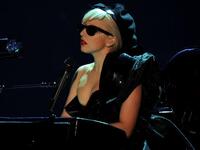 Madonna sings Lady Gaga in MDNA, Middle East
