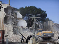 44th Naksa day for Arabs is Jerusalem Day for jubilant Israelis: 40,000 marched to mark the anniversary of the Six Day War, provocatively steering a route through the heart of East Jerusalem, facing off Palestinians at the Old City.  Far from the spirit of change, ripe
with regional revolutions.