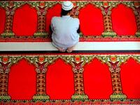 Indonesia: Jakarta enjoys Ramadan, the holiest month in Islamic calendar, when Muslims refrain from eating, drinking, smoking and sexual relations from dawn to dusk. Istiqlal mosque in Jakarta.