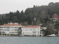 People on boat cruises on the Bosporus are met with tour guides who know to point out the famous landmarks from the soaps and with bemusement, tell tourists that it is much more popular with Arab viewers than with Turks.