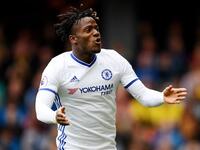 12- المهاجم البلجيكي ميتشي باتشواي: من مرسيليا إلى تشلسي مقابل 39 مليون يورو