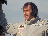 السائق البريطاني جاكي ستيوارت بثلاثة ألقاب أعوام 1969 و 1971 و 1973.