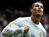 2- المهاجم البرتغالي كريستيانو رونالدو (ريال مدريد): 67.4 مليون يورو سنوياً (راتب: 32 مليون، مكافآت: 400 ألف، عوائد أخرى: 35 مليون).