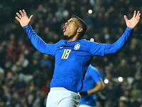 لاعب الوسط البرازيلي آلان (نابولي) - الأندية المهتمة: باريس سان جيرمان