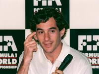 السائق البرازيلي آيرتون سينا بثلاثة ألقاب أعوام 1988 و 1990 و 1991.