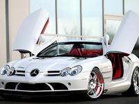 6- المهاجم السنغالي الحجي ضيوف: مرسيدس بينز إس إل آر ماكلارين وسعرها 420 ألف جنيه استرليني