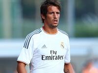 7- البرتغالي فابيو كوينتراو: انتقل من بنفيكا إلى ريال مدريد مقابل 26.5 مليون يورو. خيب الآمال منذ قدومه إلى الملكي صيف 2011 رغم مستوياته الجيدة مع منتخب بلاده.