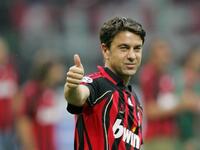 المدافع الإيطالي أليساندرو كوستاكورتا، فاز مع ميلان بدوري أبطال أوروبا 5 مرات.