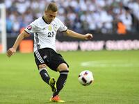 لاعب الوسط الألماني جوشوا كيميتش (بايرن ميونخ)