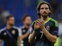 لاعب الوسط الويلزي جو آلين (ليفربول)