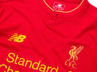 6- ليفربول الإنجليزي بـ 852 ألف قميص سنوياً.