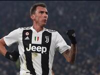 ماريو ماندجوكيتش: موسمه الرابع مع يوفنتوس، خاض 153 مباراة، وسجل 43 هدفاً. لعب لأتلتيكو مدريد موسم 2014-2015، شارك في 43 مباراة وسجل 20 هدفاً، وواجه يوفي خلال فترته مع أتلتيكو مرتين في مرحلة مجموعات دوري الأبطال، فاز أتلتيكو في إسبانيا بهدف نظيف، وتعادلا دون أهداف في إيطاليا.