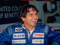 السائق البرازيلي نيلسون بيكيت بثلاثة ألقاب أعوام 1981 و 1983 و 1987.