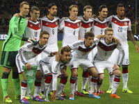 منتخب ألمانيا: الفائز بكأس العالم 3 مرات والذي يضم في صفوفه أبرز لاعبي العالم على المستوى الجماعي، والمعروف بقدرته على بلوغ الأدوار النهائية حتى في أسوأ ظروفه، يقود الجيل الحالي نجوم من أمثال فيليب لام وماركو رويس. 