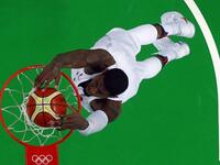 المركز العاشر: لاعب كرة السلة الأميركي بول جورج (إنديانا بيسرز) - مجموع المداخيل: 24.1 مليون دولار، منها 17.1 مليون دولار كأجر سنوي.