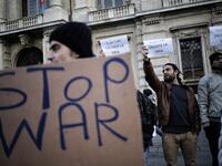 In Syria’s Aleppo, several churches have been damaged after months of fighting, including exchanges of rocket fire and shelling. After five years of civil war, many Syrians will spend Christmas as refugees, far away from home. In a recent letter, the Vatican itself called for unifying efforts to “end the war in Syria and restore peace”.