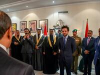 Crown Prince Al Hussein bin Abdullah II, meets with members of the Jordanian community in Bahrain and a group of Haqiq Initiative participants.
(Twitter/@RHCJO)