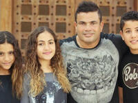 Amr Diab with his son and daughters