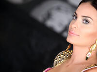 "دومنيك حوراني"
اعترفت خلال مقابلة تلفزيونية أنها تعرضت للضرب من قبل زوجها، فيما انتقدت القوانين اللبنانية في ما يخصّ حقوق المرأة.