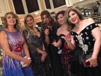 اخترن نجمات مصر المخضرمات: يسرا، هالة سرحان، الهام شاهين، إطلالة مبهرجة بفساتين "نفاشة".
